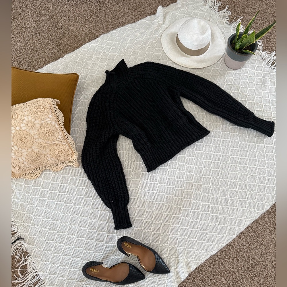 🖤 H&M Chunky Knit Sweater, xs